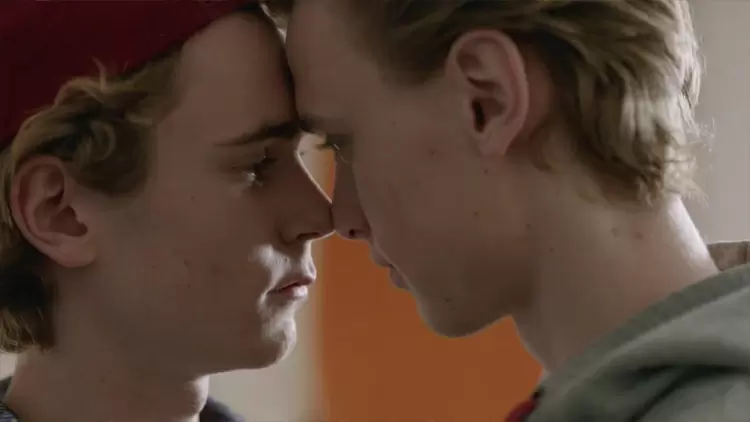 ¿Las personas en las siguientes imágenes son los personajes principales de qué serie de televisión?