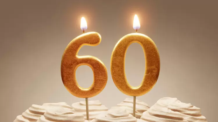 A los 60 años, mueres repentinamente en casa. 