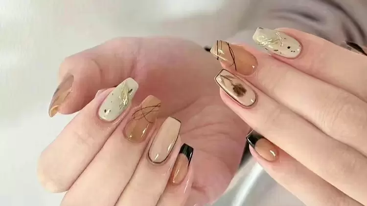 Colores brillantes y líneas suaves definen estas manicuras.