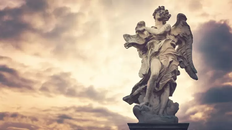 Eres un ser angelical que irradia luz y compasión. 