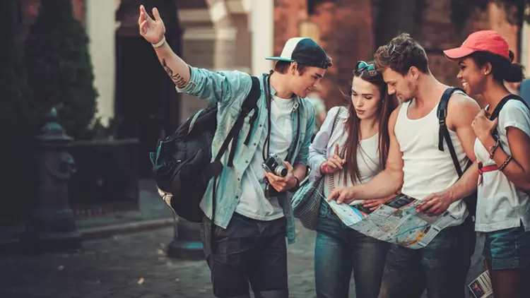 ¿A cuál preferirías ir con un grupo de amigos?