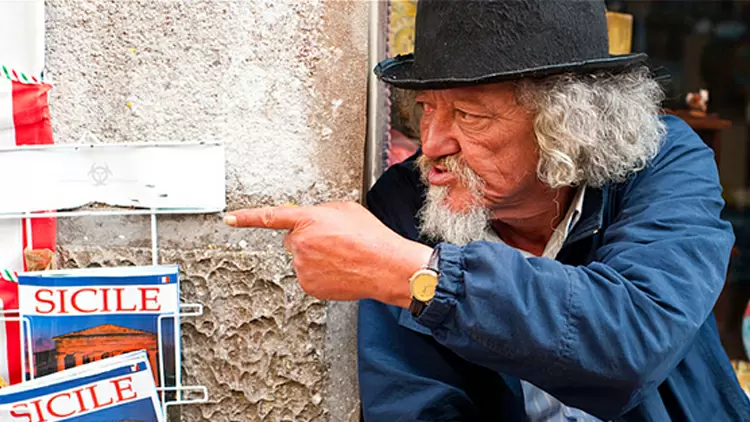 Cuando le das a alguien indicaciones para llegar a tu casa, ¿qué es lo más probable que le digas?