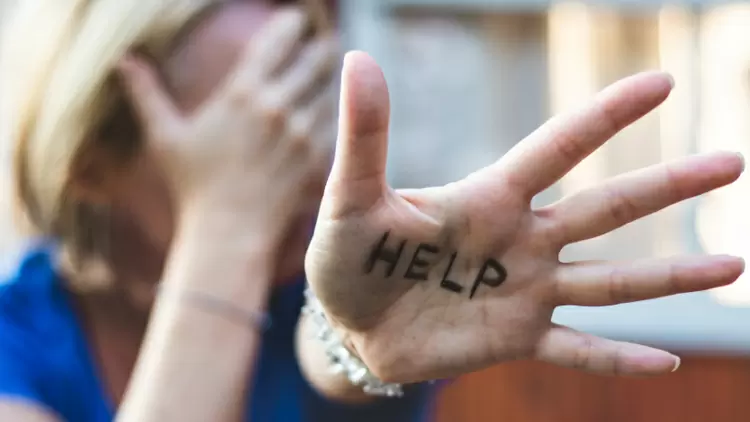 ¿Con frecuencia tienes pensamientos de muerte o morir, o has tenido pensamientos suicidas? Recordatorio amigable: Por favor, recuerda buscar ayuda si tienes pensamientos suicidas o te sientes triste. Tus amigos, familiares y profesionales de salud mental están aquí para apoyarte.