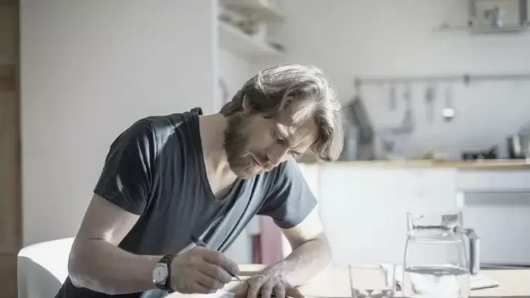 ¿Crees que es fácil escribir historias?