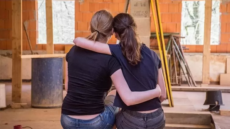 Valoro más las relaciones profundas y significativas con unas pocas personas selectas que con un gran círculo de conocidos.