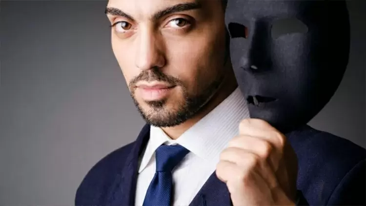 Es vital ser auténtico con uno mismo y no intentar encajar en un estereotipo.