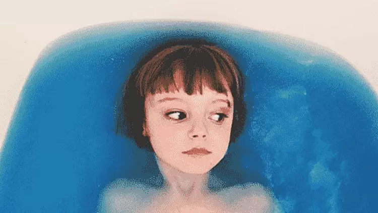 El niño en la imagen parece