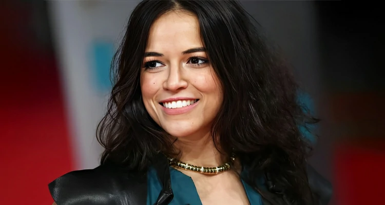 Su novia famosa es Michelle Rodriguez