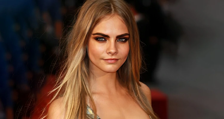 Su novia famosa es Cara Delevingne