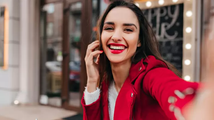 ¿Cuál sería tu actitud si una mujer atractiva se interesara por ti?